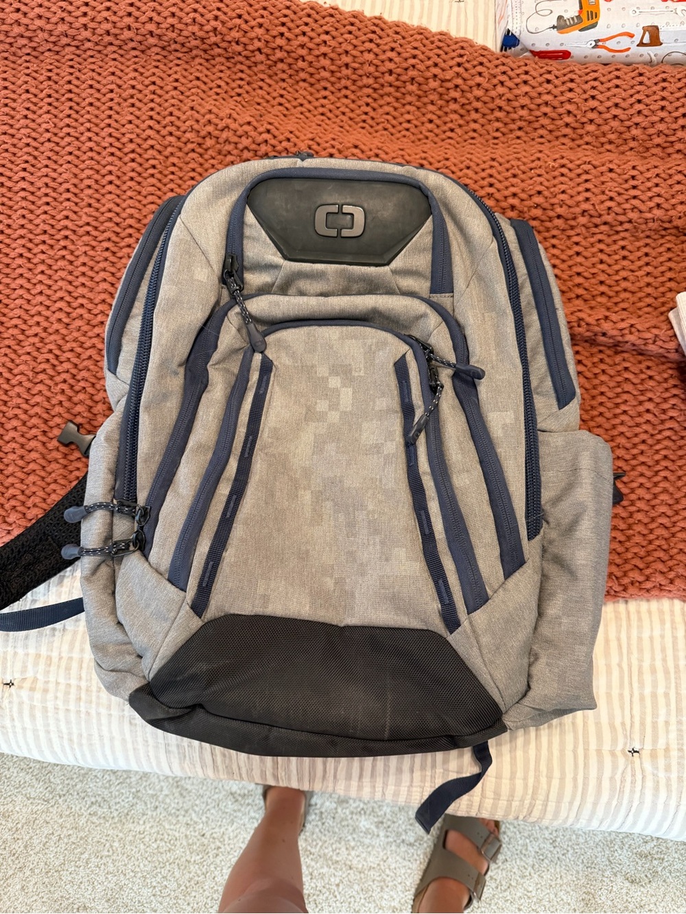 Ogio Grey and Navy Men's Backpack - Durable Everyday Laptop Bag